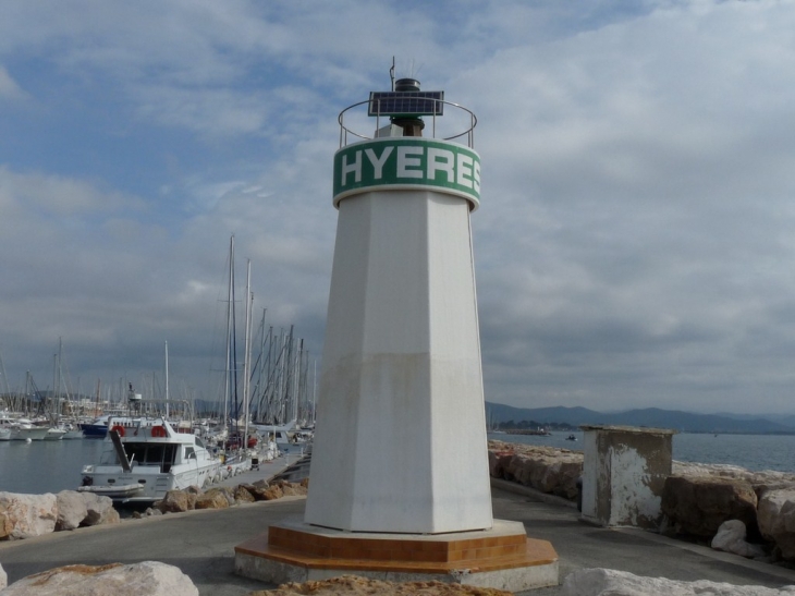 Entrée des ports  St Pierre er port la Gavine - Hyères