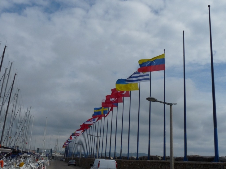 En l'honneur des nations présentent pour la semaine olympique - Hyères