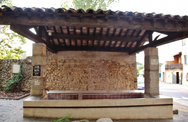 Le Lavoir - La Celle