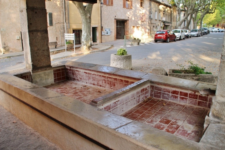 Le Lavoir - La Celle