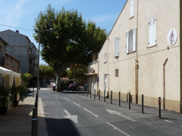 Rue de la liberté - La Crau