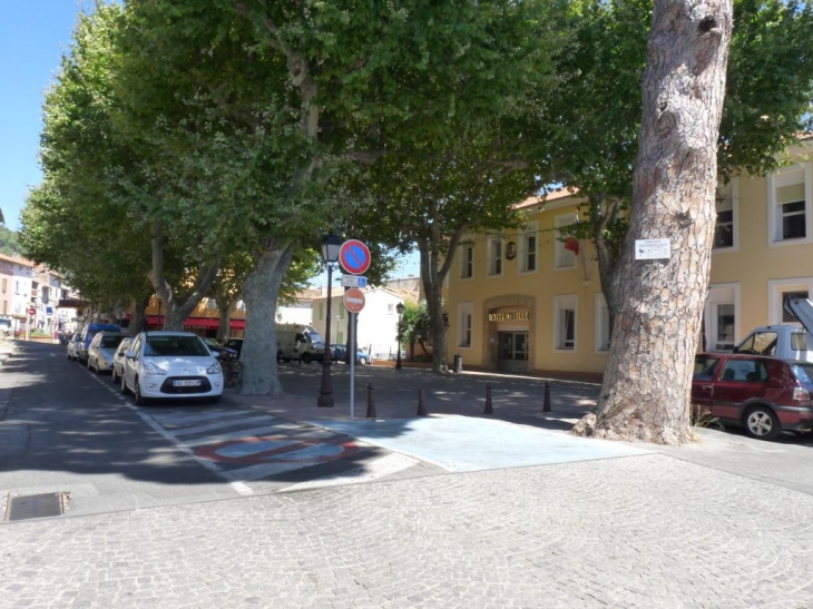 Place de la liberté - La Farlède