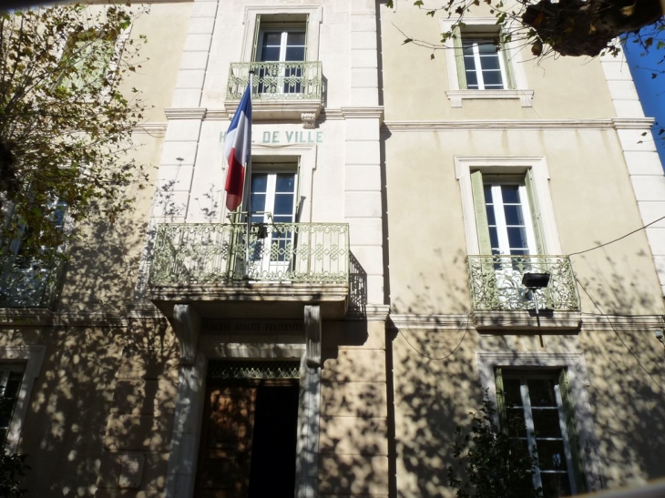 L'hotel de ville - La Garde-Freinet