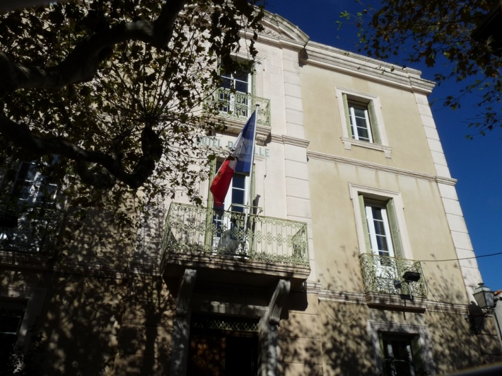 L'hotel de ville - La Garde-Freinet