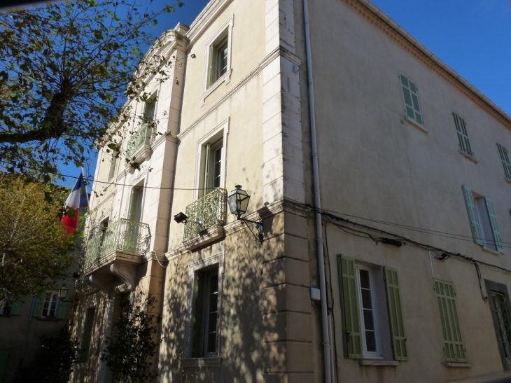 L'hotel de ville - La Garde-Freinet