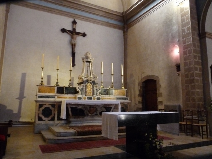 Dans l'église Saint Clément - La Garde-Freinet