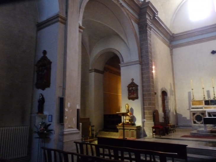 Dans l'église Saint Clément - La Garde-Freinet