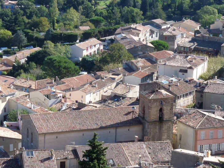 Vue sur le village et l'église - La Garde-Freinet