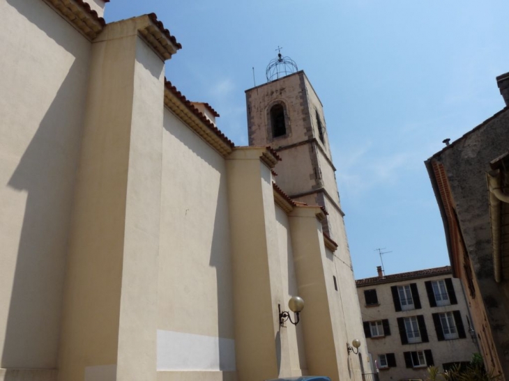 Le clocher de l'église - La Garde