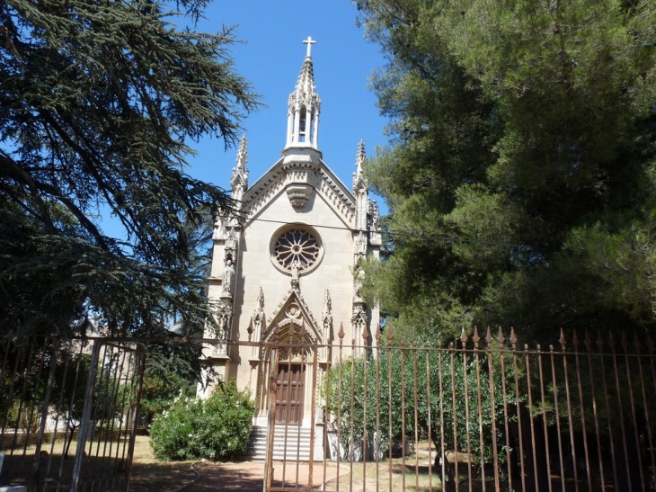 Chapelle-saint-charles-borromee-xix-siecle-neo-gothique - La Garde