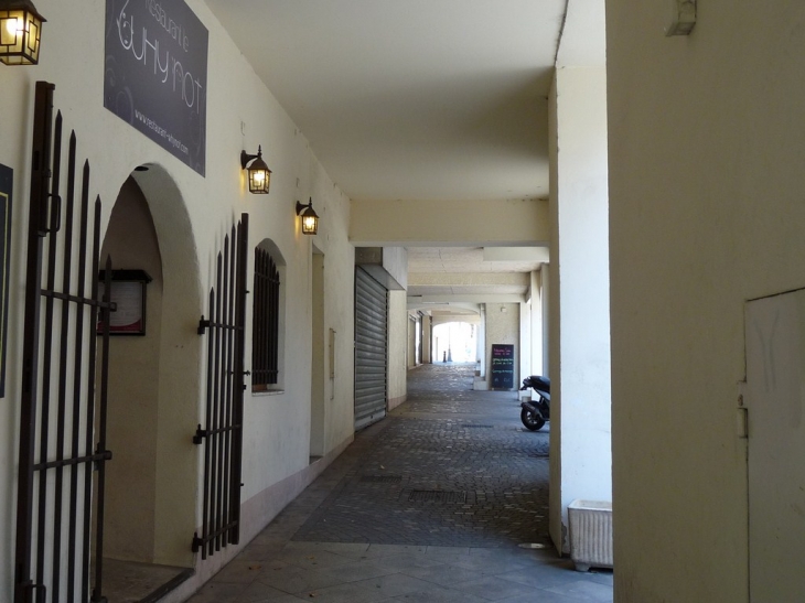 Les arcades du Rocher - La Garde