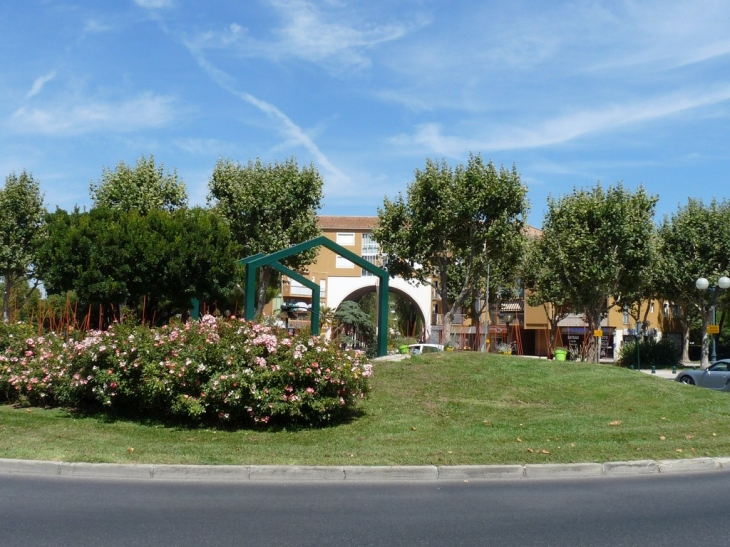 Rond point des associations - La Garde