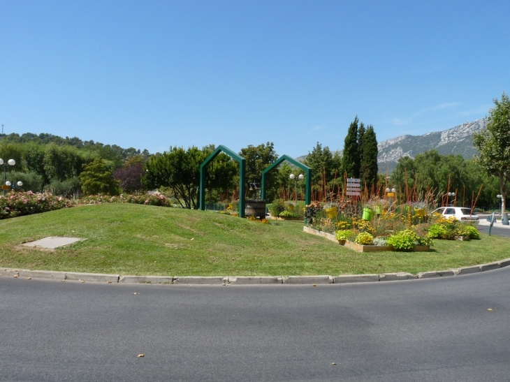 Rond point des associations - La Garde