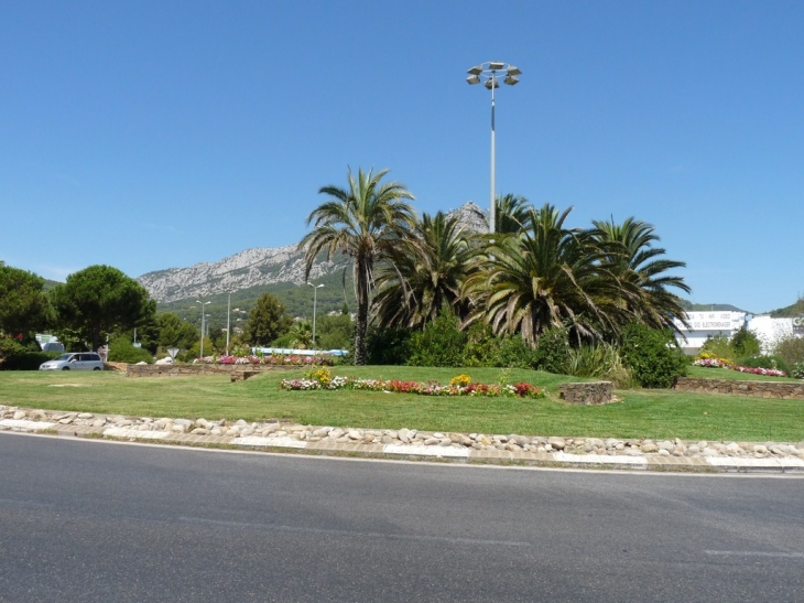 Rond point de l'universitée - La Garde