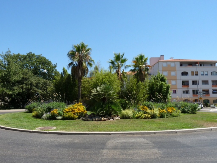 Rond point D'Indochine - La Garde