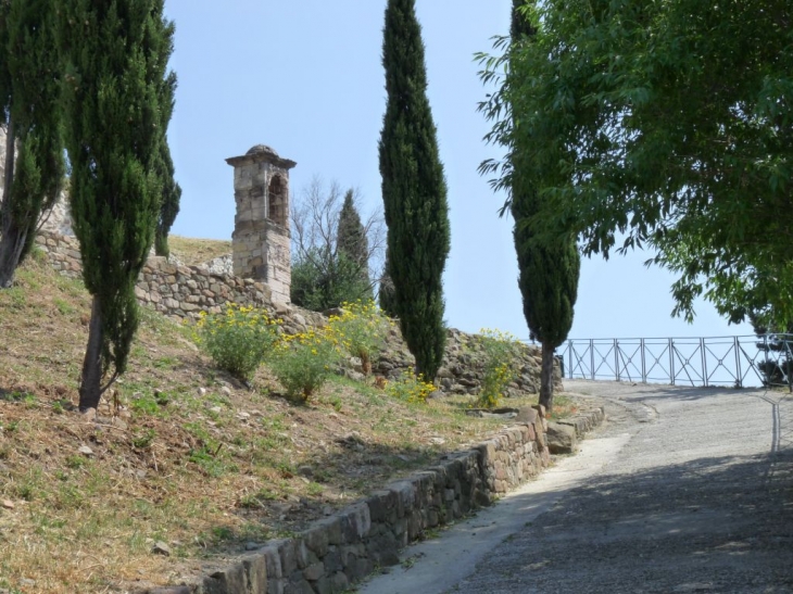 Dans le village - La Garde