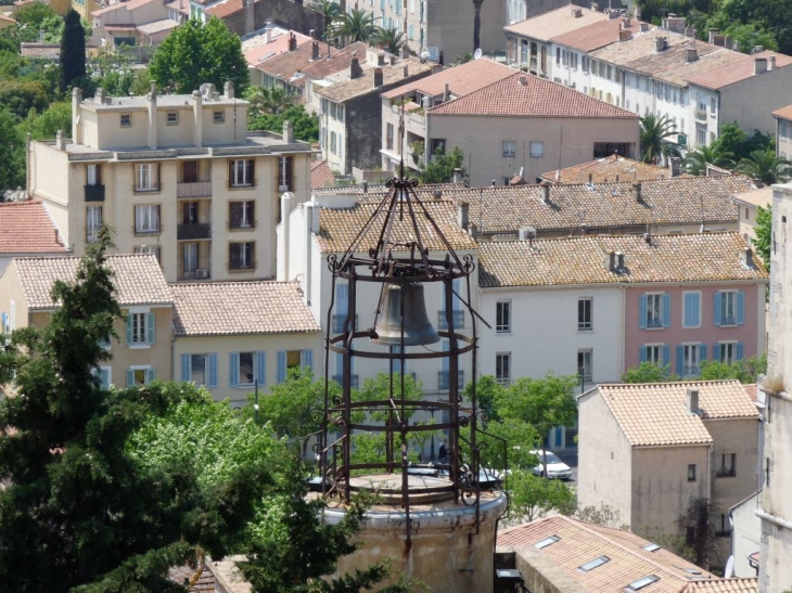 Le clocher de l'église - La Garde