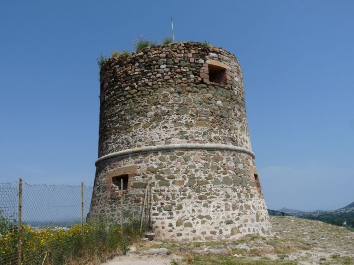 La tour au sommet du  - La Garde