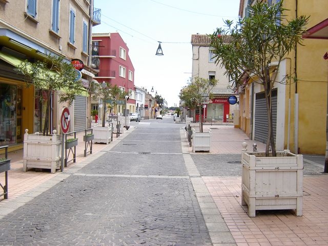 La rue marechal Foch - La Londe-les-Maures