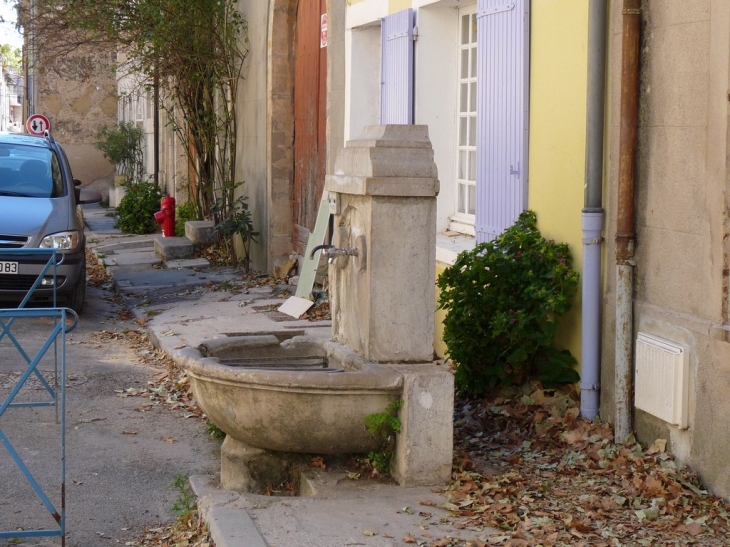 Dans le village - La Roquebrussanne