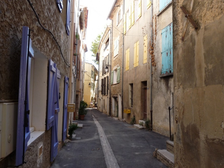 Rue de l'Horloge - La Roquebrussanne