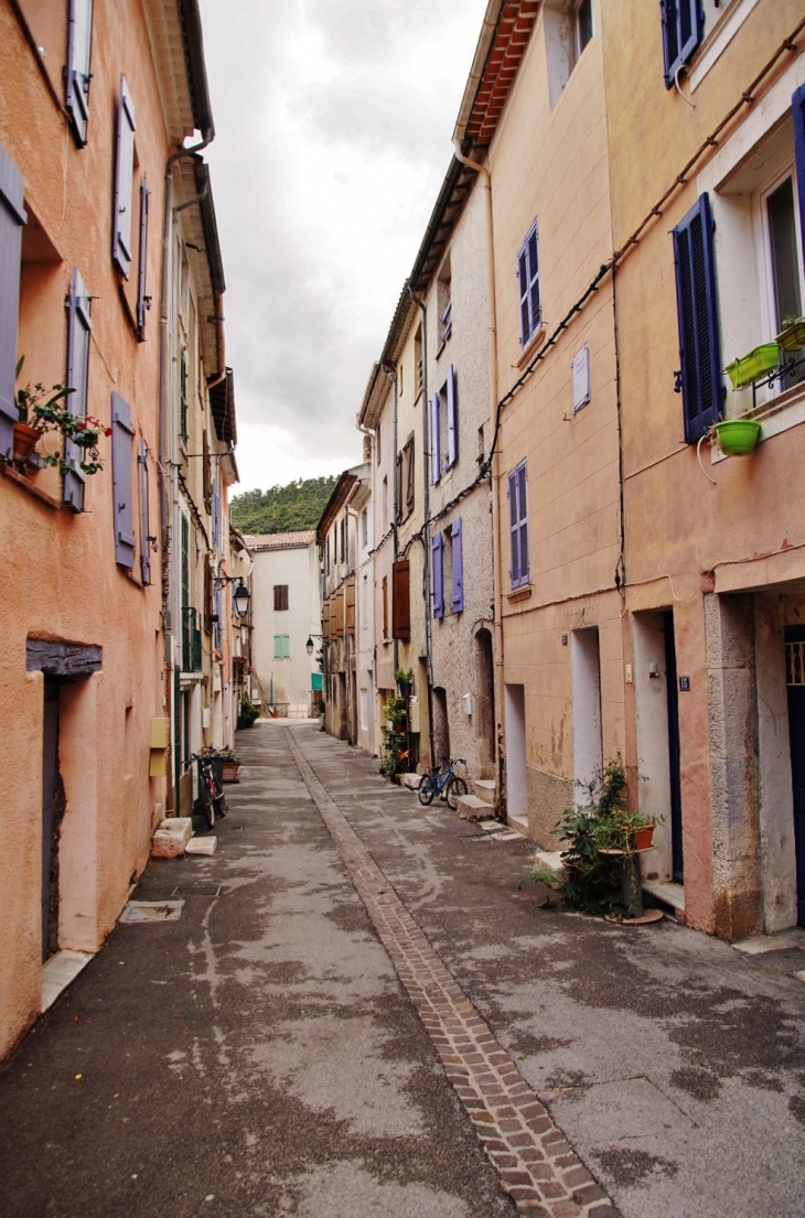 Le Village - La Roquebrussanne