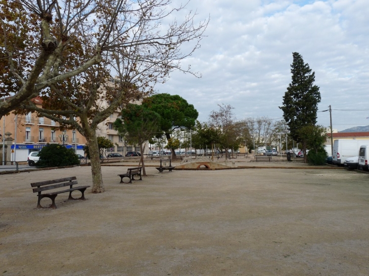 Une place dans la ville - La Seyne-sur-Mer