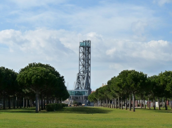 Le pont levant et le parc de la navale - La Seyne-sur-Mer