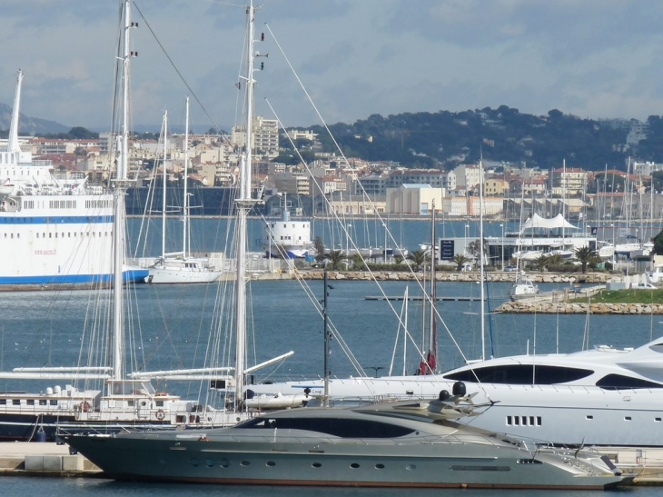 Du pont levant , vue sur la ville - La Seyne-sur-Mer