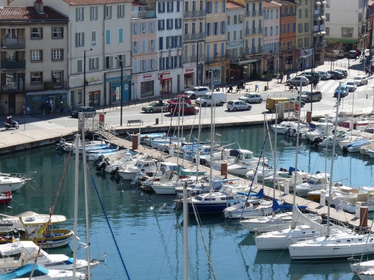 Du pont levant , vue sur la ville - La Seyne-sur-Mer