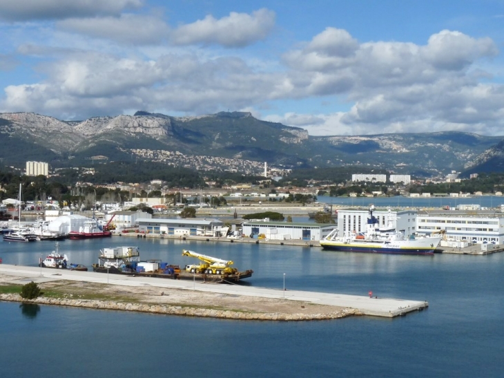 Du pont levant , vue sur la ville - La Seyne-sur-Mer