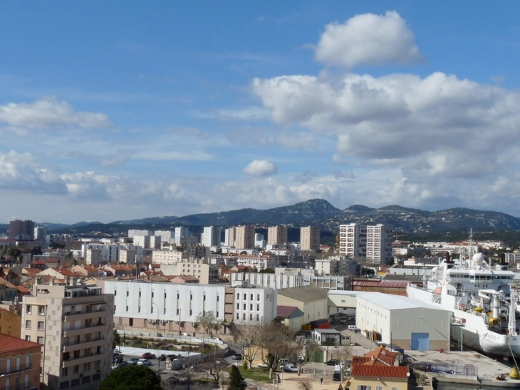 Du pont levant , vue sur la ville - La Seyne-sur-Mer