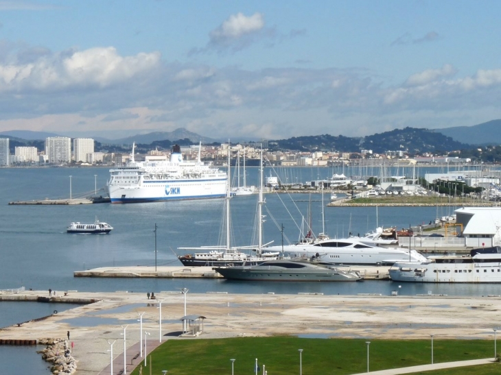 Du pont levant , vue sur la ville - La Seyne-sur-Mer