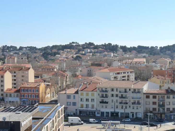 Du pont levant , vue sur la ville - La Seyne-sur-Mer