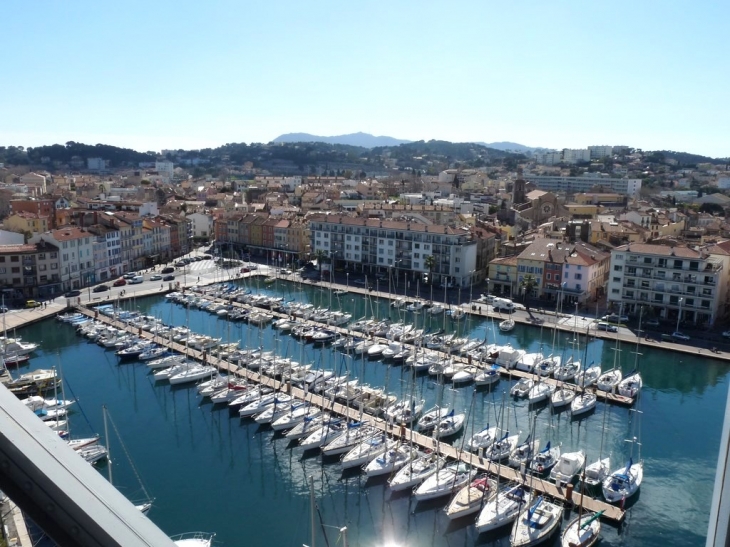 Du pont levant , vue sur la ville - La Seyne-sur-Mer