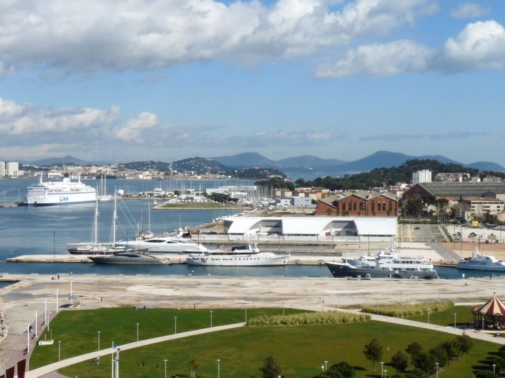 Du pont levant , vue sur la ville - La Seyne-sur-Mer