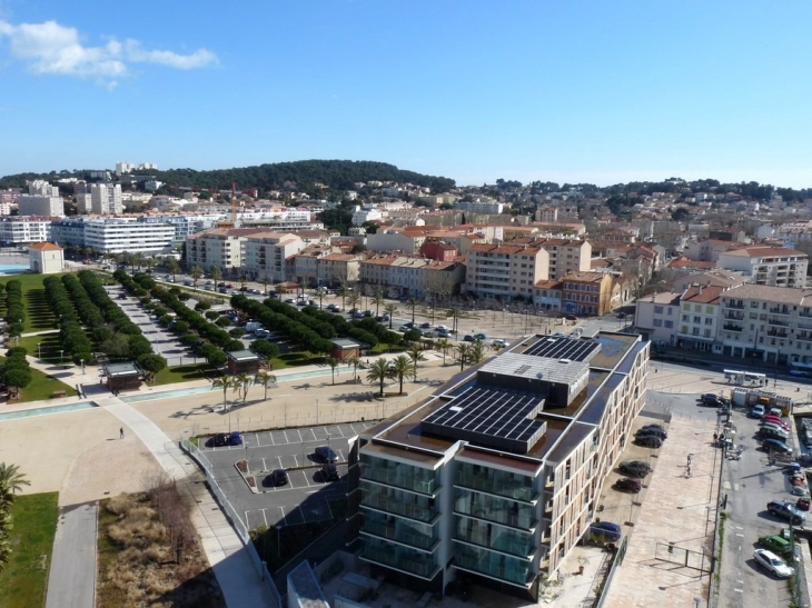 Du pont levant , vue sur la ville - La Seyne-sur-Mer