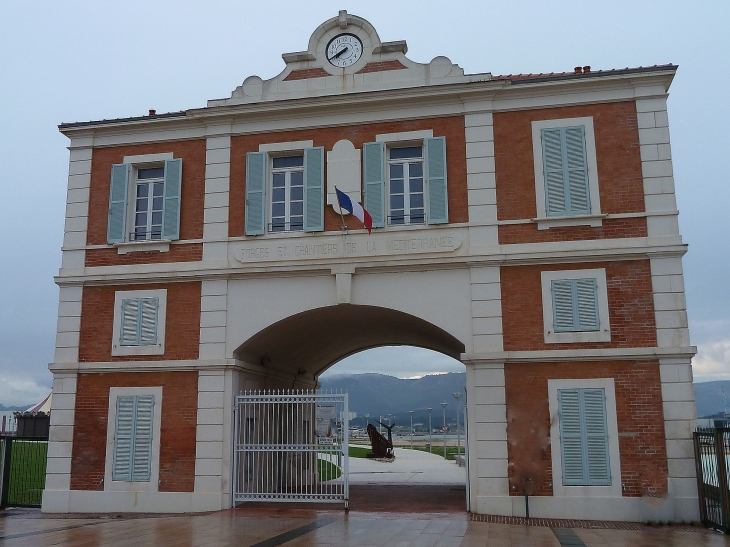 L'entrée de l'ancien chantier naval - La Seyne-sur-Mer