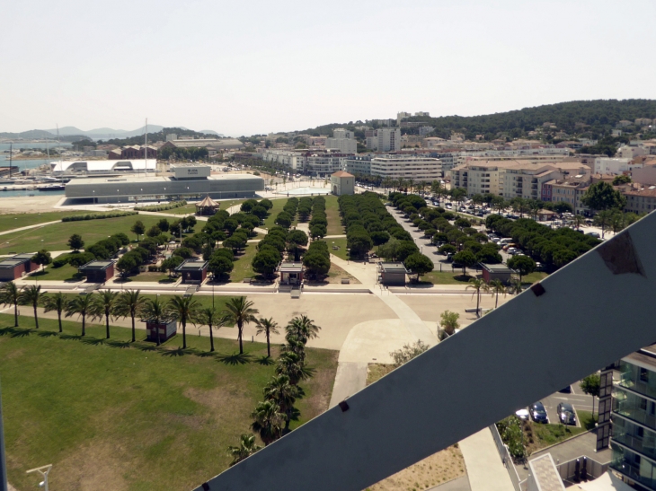 Parc de la Navale vu du pont levant - La Seyne-sur-Mer