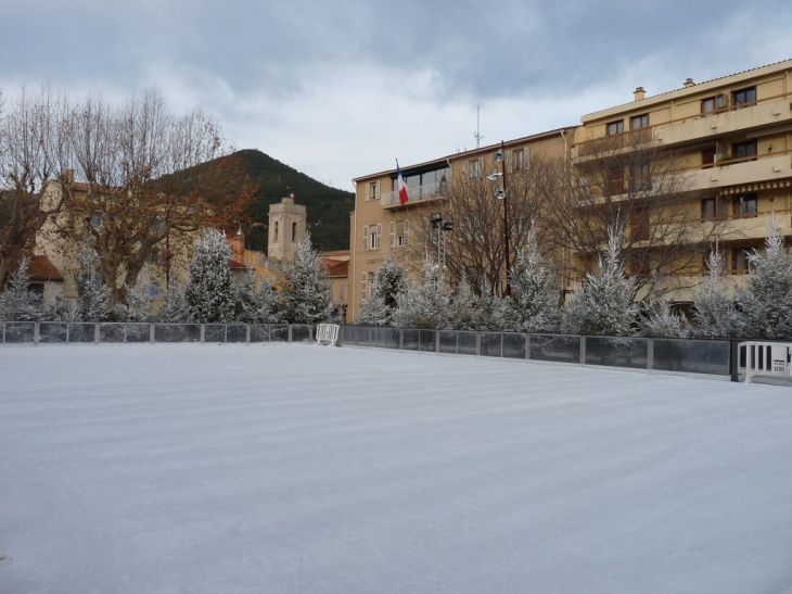 Noël 2012 ,place du Général de Gaulle, la patinoire - La Valette-du-Var