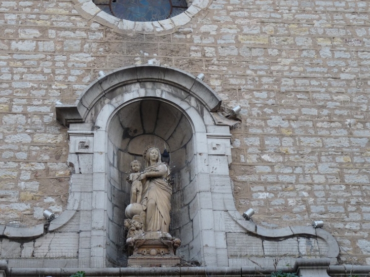 Sur la facade de l'église - La Valette-du-Var