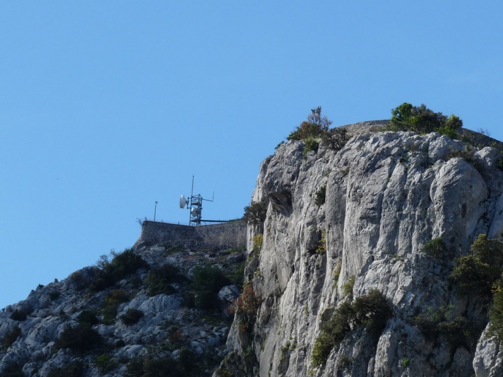 Le mont Coudon , 702 m - La Valette-du-Var