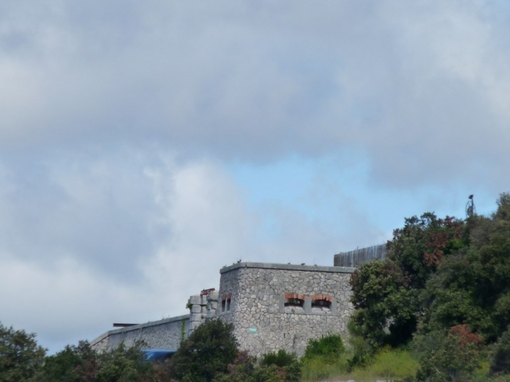 Le mont Coudon , 702 m - La Valette-du-Var