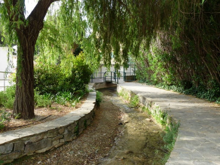 Dans le village , au fil de l'eau - La Valette-du-Var