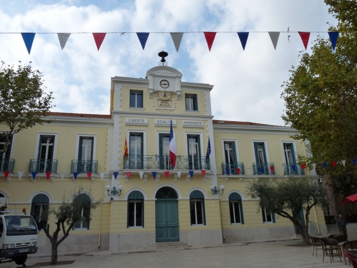 L'Hotel de ville - Le Beausset