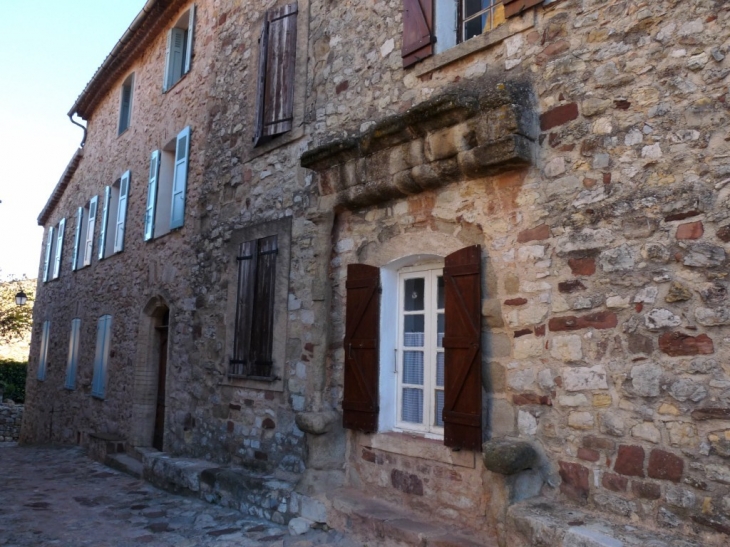 Dans le village - Le Cannet-des-Maures