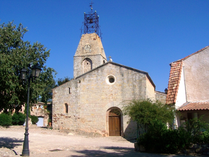 Eglise Saint-Michel début de construction au 11 Em siecle clocher du 12 Em campanille de 1746 horloge de 1776 - Le Cannet-des-Maures