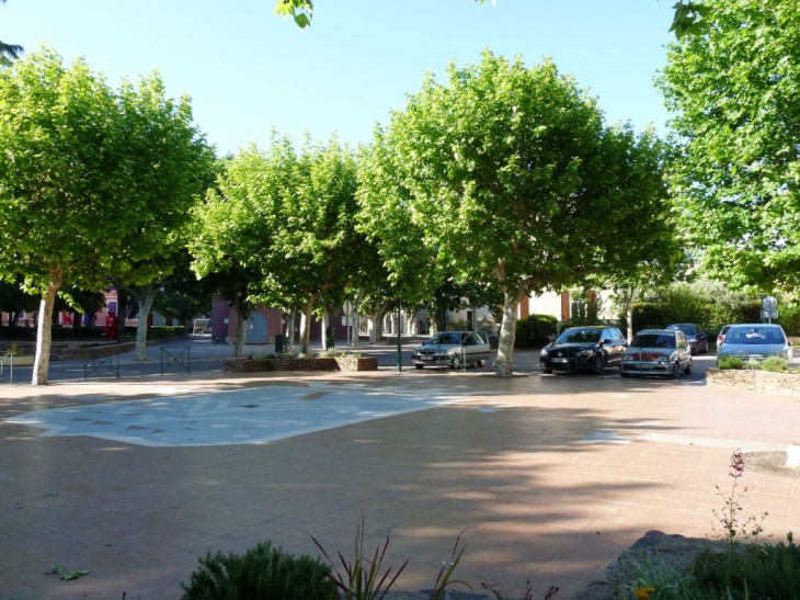 Dans le village - Le Cannet-des-Maures