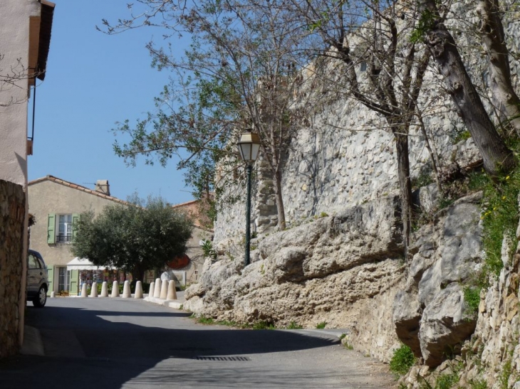 Dans le village - Le Castellet