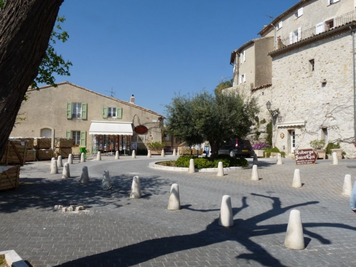 Dans le village - Le Castellet